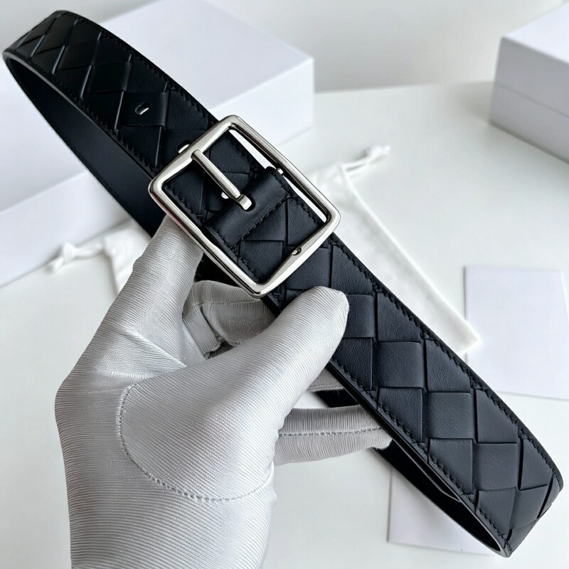 Handmade woven men's genuine leather waist belt with 3.5-inch leather buckle. A casual, fashionable, and versatile belt suitable for both business and casual wear