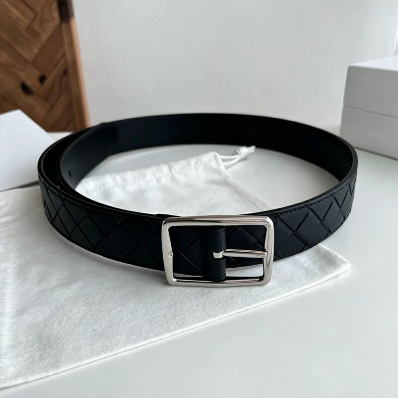 Handmade woven men's genuine leather waist belt with 3.5-inch leather buckle. A casual, fashionable, and versatile belt suitable for both business and casual wear