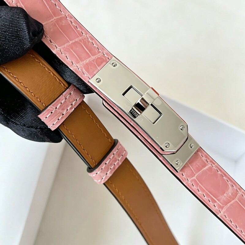 Crocodile skin stretchable female waistband, stretchable Kelly women's dress waistband, fine version with decorative band when tightening.