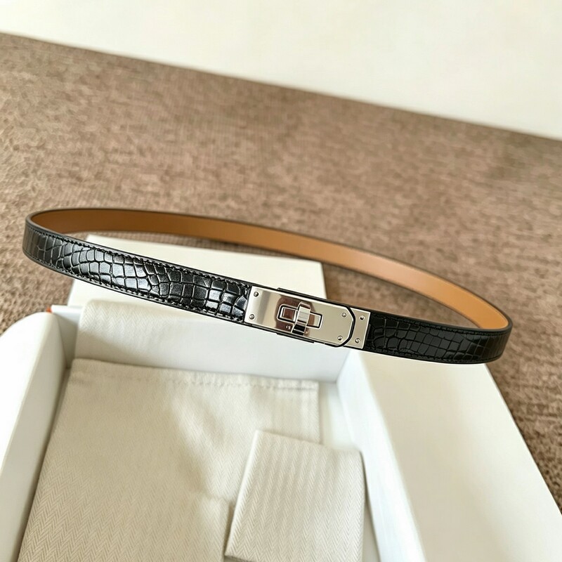 Crocodile skin stretchable female waistband, stretchable Kelly women's dress waistband, fine version with decorative band when tightening.
