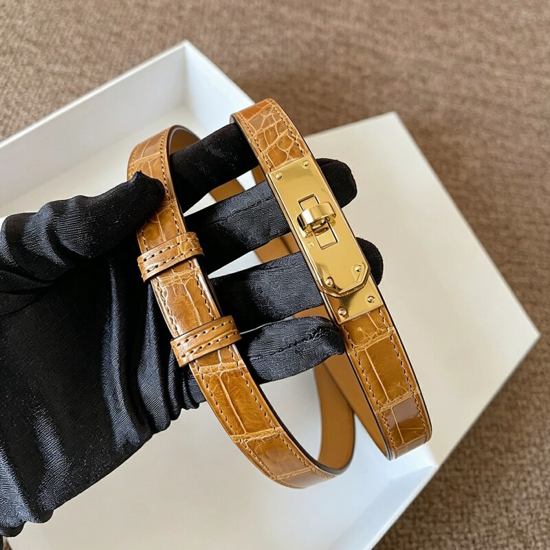 Crocodile skin stretchable female waistband, stretchable Kelly women's dress waistband, fine version with decorative band when tightening.