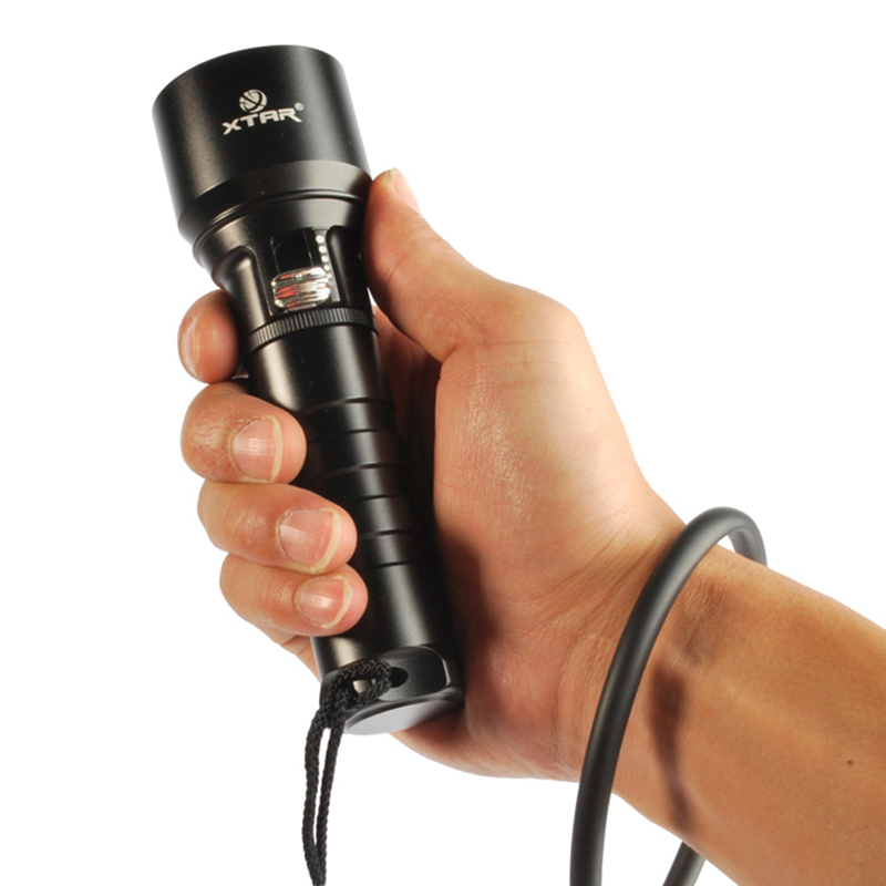 XTAR D06 900lm Diving Flashlight