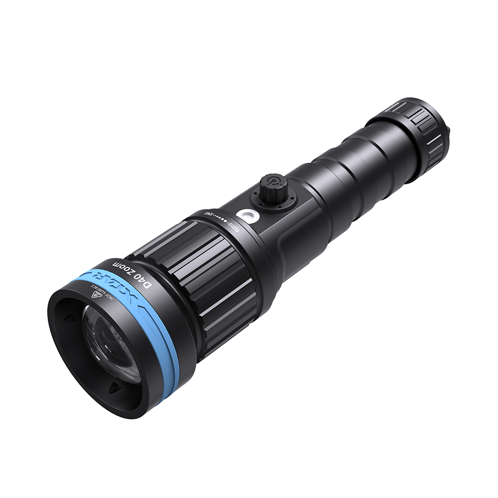 XTAR D40 ZOOM 1600 lumens Adjustable Beam Dive Light