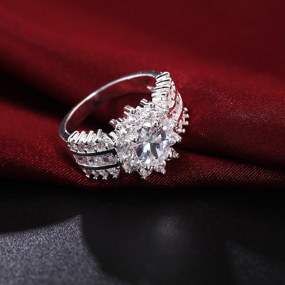Luxury diamond rings 925 Stamp Silver color crystal heart moissanite Rings For Women Fashion Party Gifts Charm wedding Jewelry