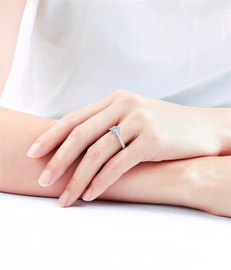 Luxury shining crystal 925 Stamp Silver color diamond ring Beautiful lady heart Ring pretty fashion Wedding Party women jewelry