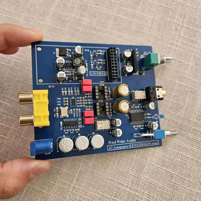 Rodrain U1 desktop USB decoder DAC headphone amplifier ES9038 sound card supports 384K DSD512 decoding with built-in TPA6120 headphone amplifier