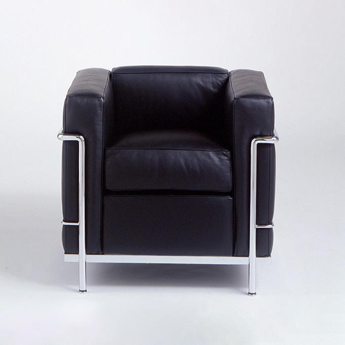 Le Corbusier LC2 arm chair 7017A-1