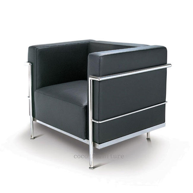 Le Corbusier LC3 armchair in black leather(7017B)
