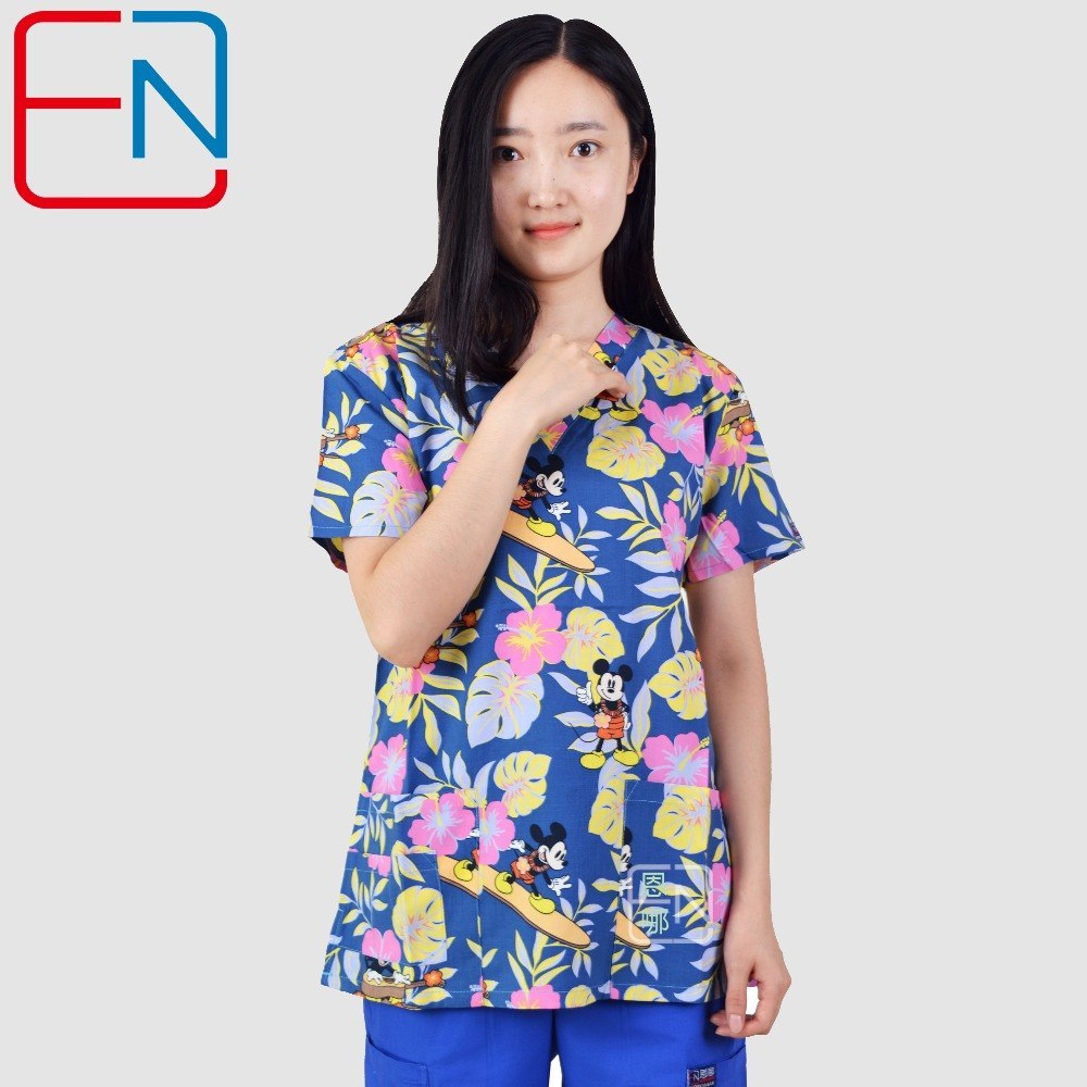 Brand medical scrub tops for women surgical scrubs,scrub uniform in 100% print cotton Christmas series