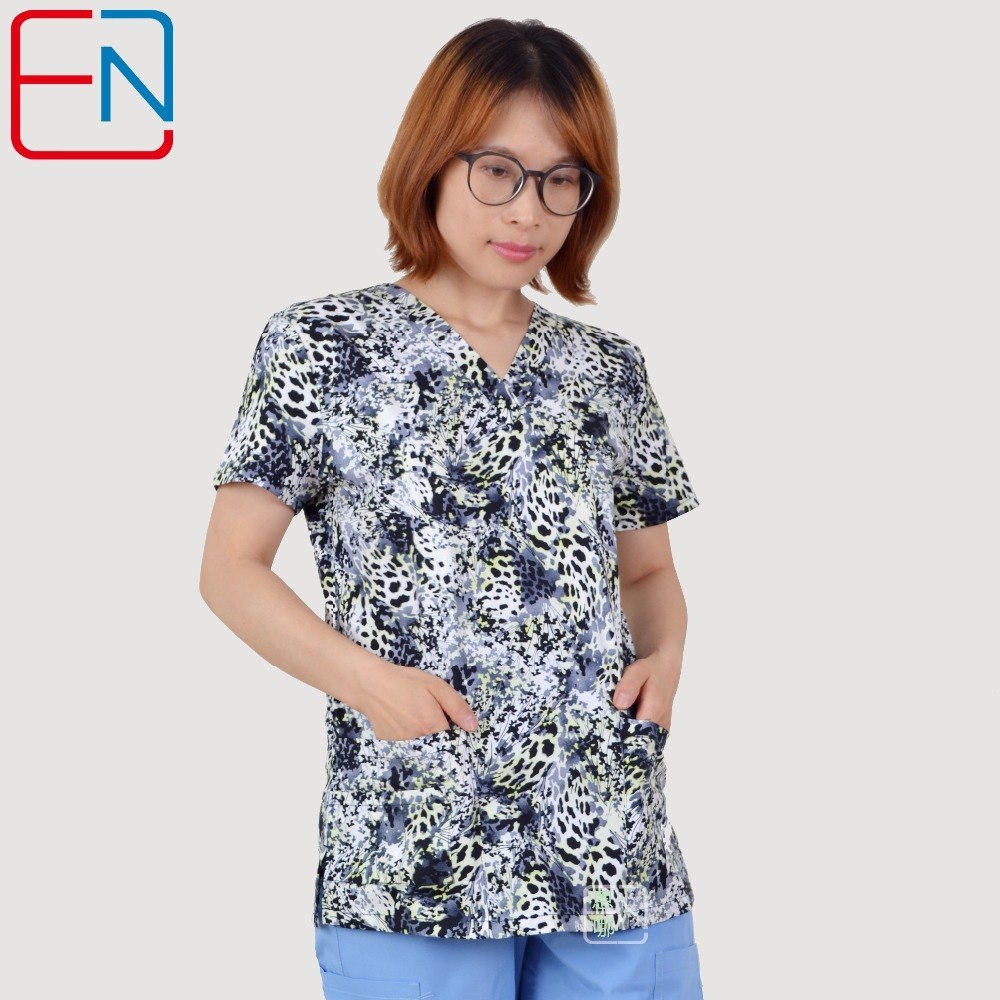 Brand medical scrub tops for women surgical scrubs,scrub uniform in 100% print cotton Christmas series