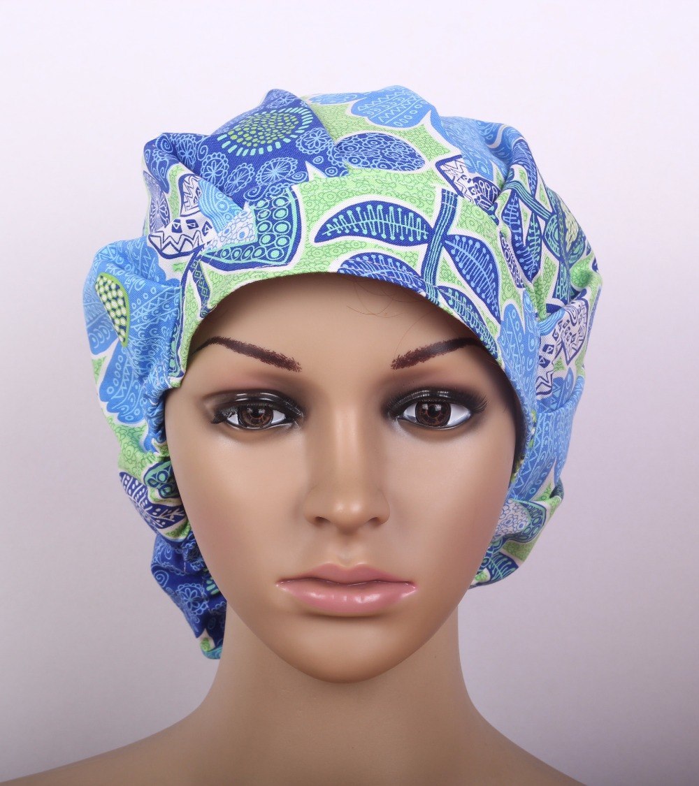 medical bouffant caps in cotton in pink with small daisy surgical bouffant