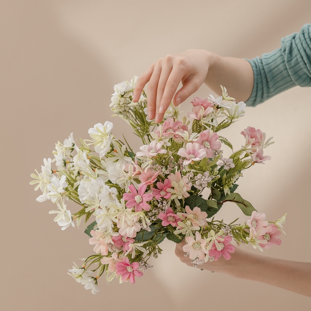 MW81001 Artificial Flower Bouquet Wild Chrysanthemum High Quality Festive Decorations