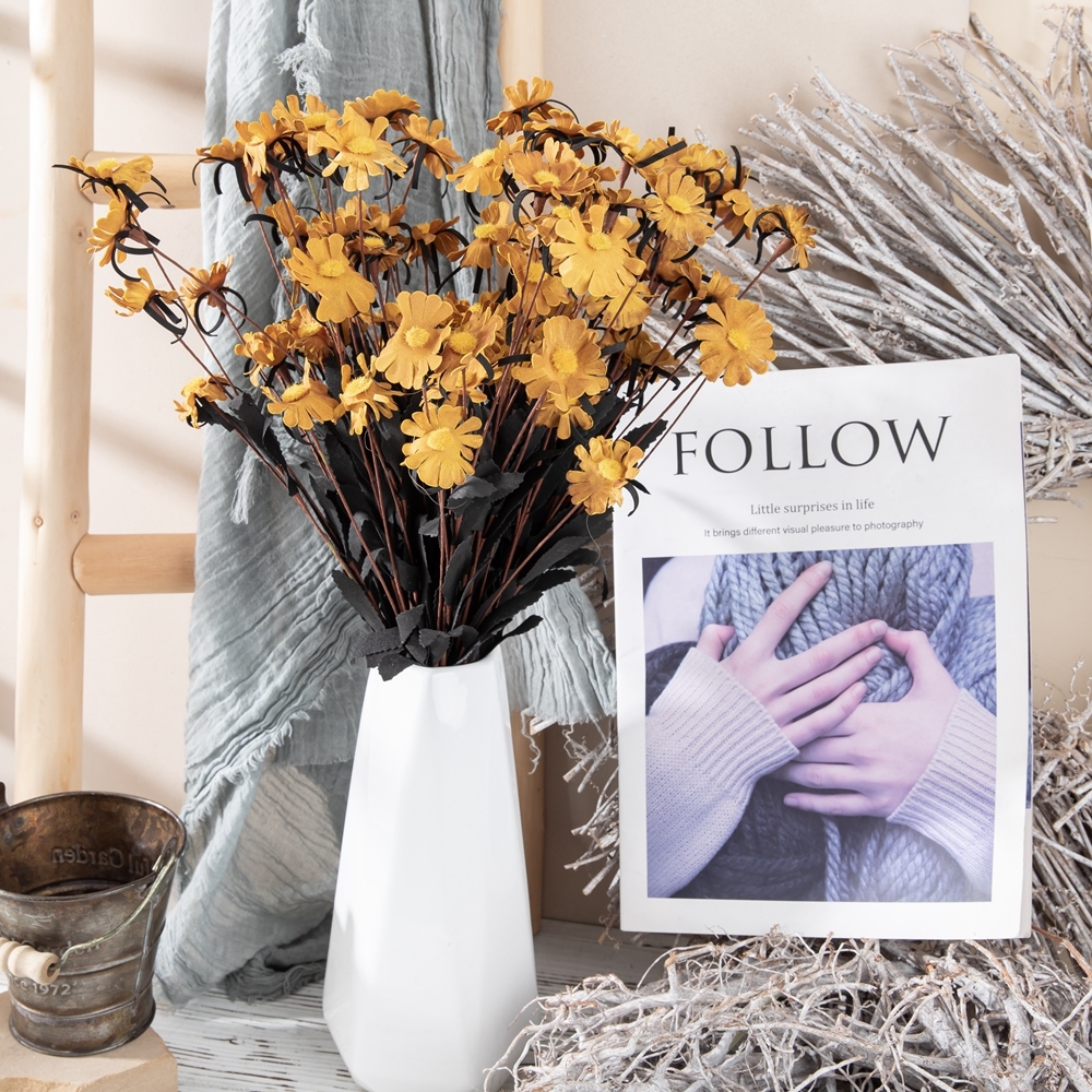 MW09908 15 Branches Faux PE Artificial Flower Small Daisy New Design INS Style Foam Wild Chrysanthemum for Decor