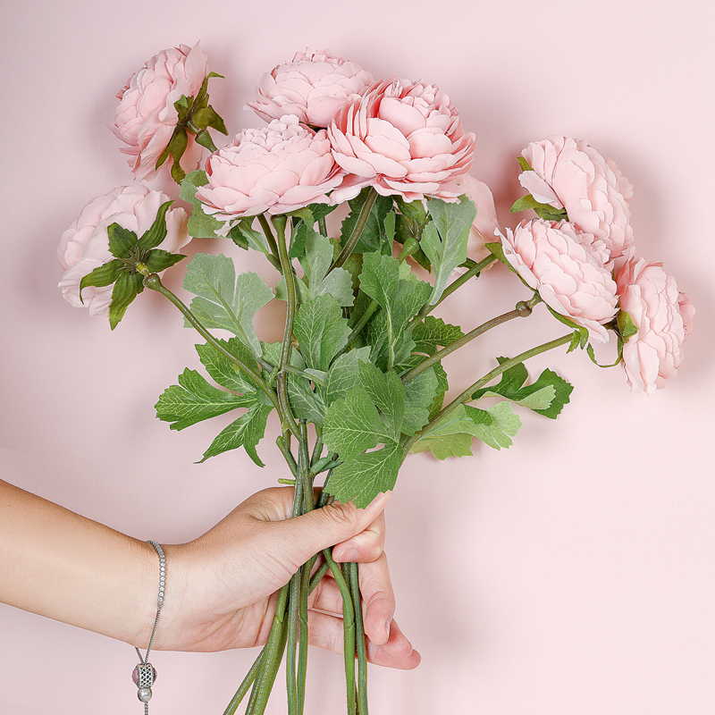 MW66775 Factory Direct Sale Artificial Silk artificial Ranunculus Stems christmas flower for Flower Wall Backdrop