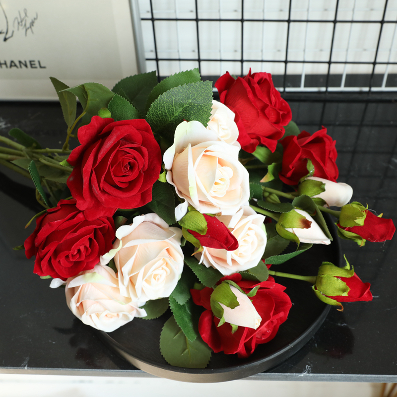 MW03337 Artificial Red Rose Stem Velvet Three Heads Rose Arrangement Wedding Party Decoration Flower