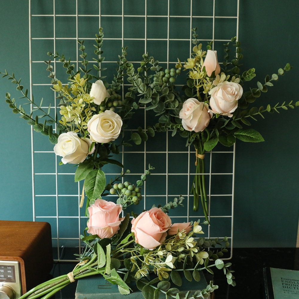 YC1052 Popular Artificial Roses Eucalyptus Simulated Flower Bouquets For Decorative Flower