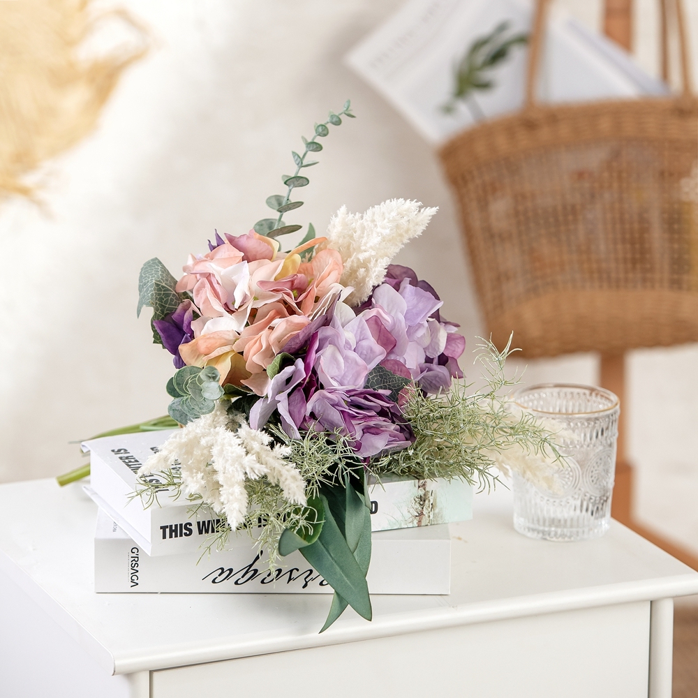 MW99554 Wholesale Artificial Flower Bouquet Hydrangea Eucalyptus Astible Bouquet For Christmas Picks