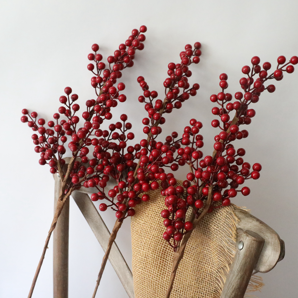 MW61204 Hot Selling Christmas holly red Foam fruit wedding simulation flowers For Party Decoration