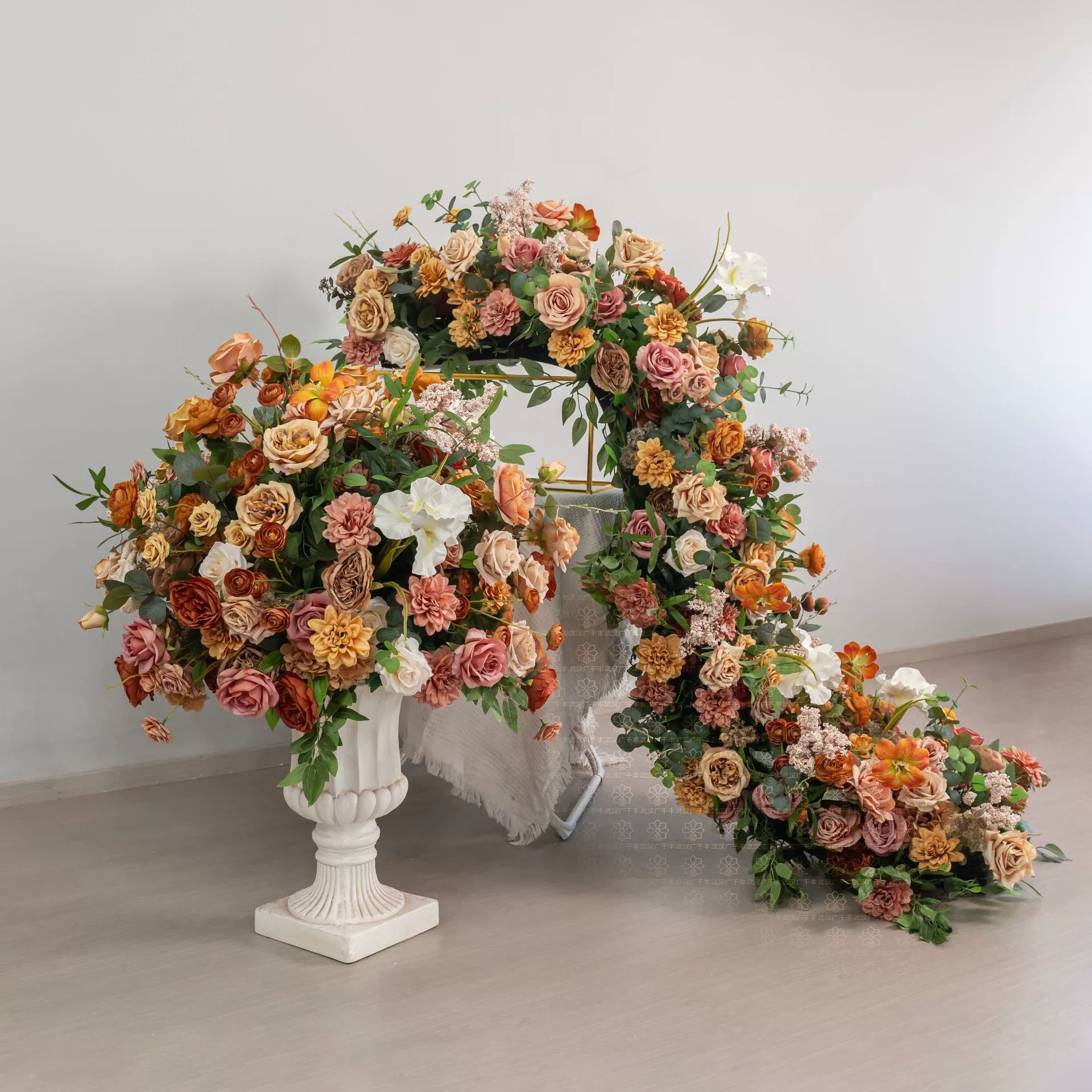 RN-032 Wedding Table Centerpiece Rose Flower ball Wedding Flowers Wedding Arrangement Decoration Customized Flower Ball Table Runner