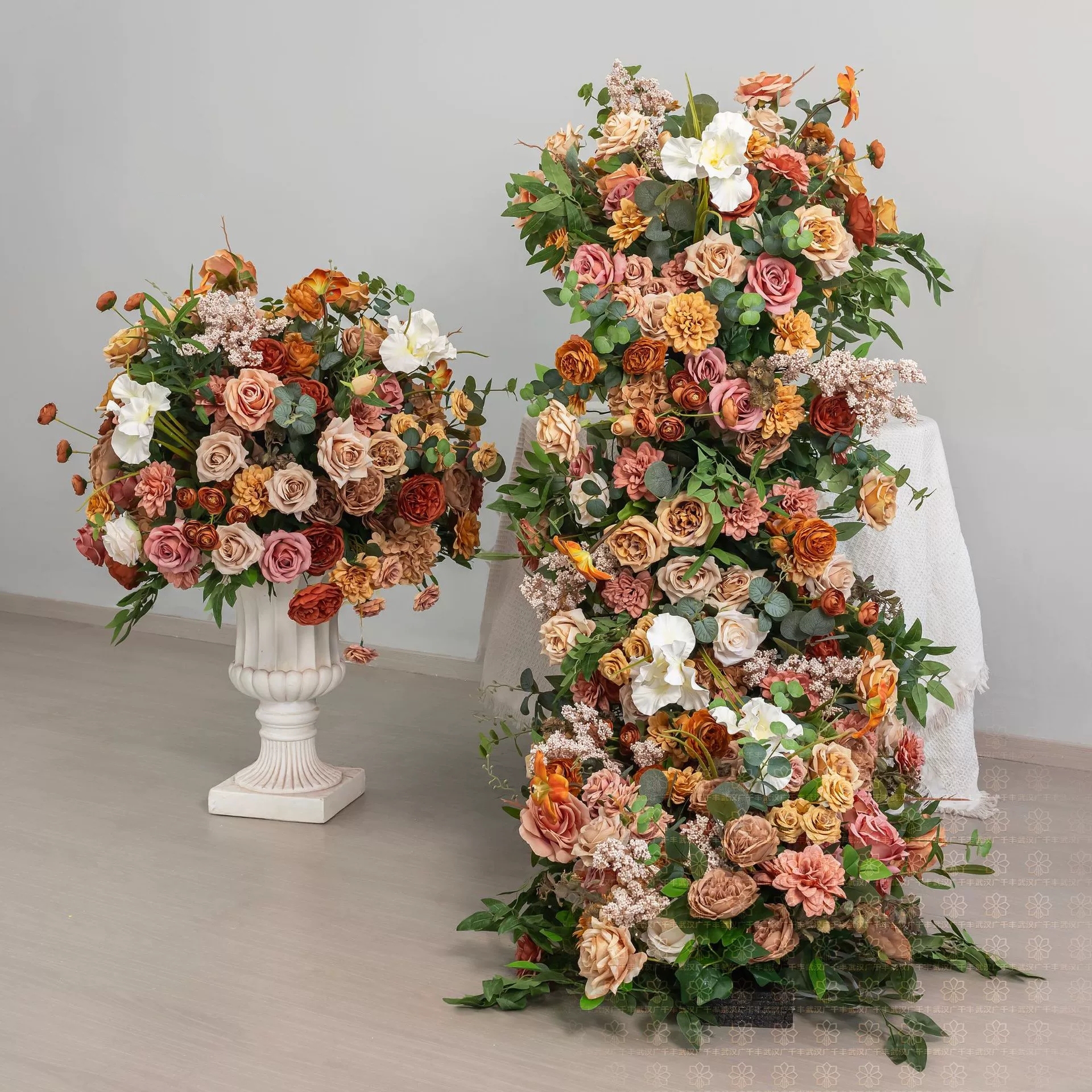 RN-032 Wedding Table Centerpiece Rose Flower ball Wedding Flowers Wedding Arrangement Decoration Customized Flower Ball Table Runner