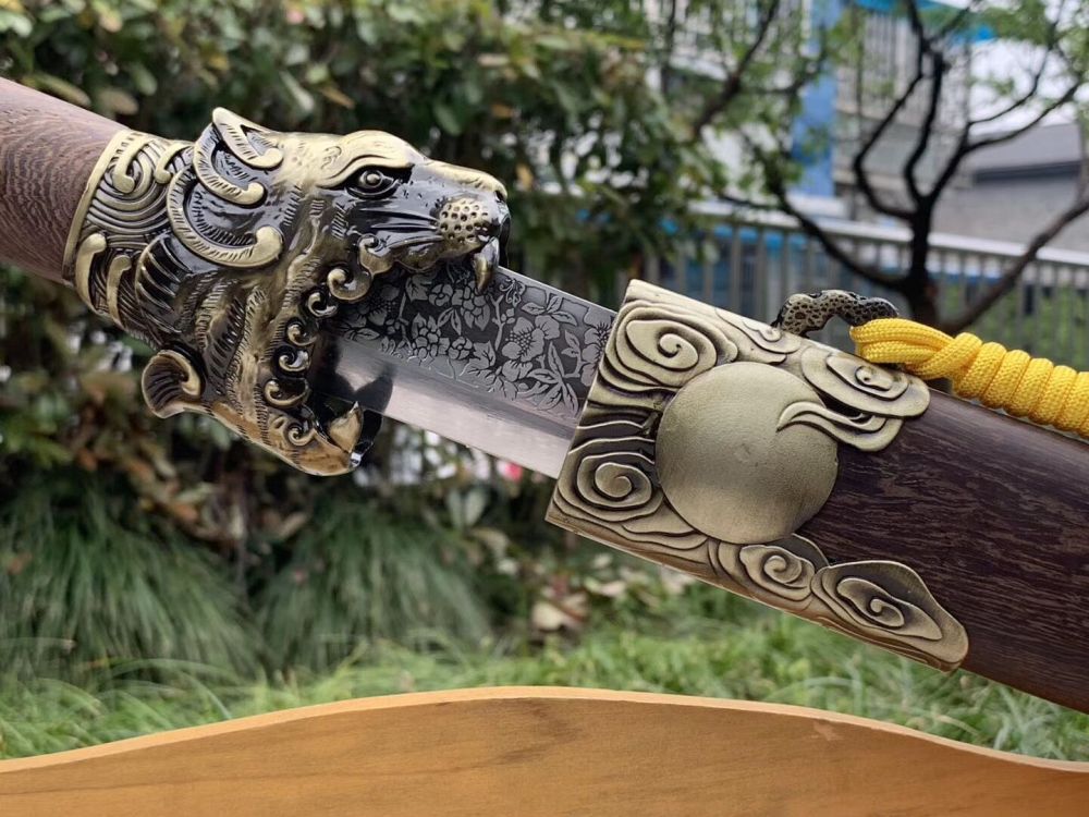 Tiger War Sword,War Knife,High manganese steel,Rosewood scabbard,Longquan sword