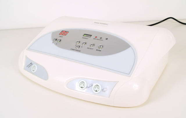 BIO Electric Electrodes Skin Lifting Machine for Wrinkle Removal / Facial Lifting / Facial Tighten with Gloves for Home