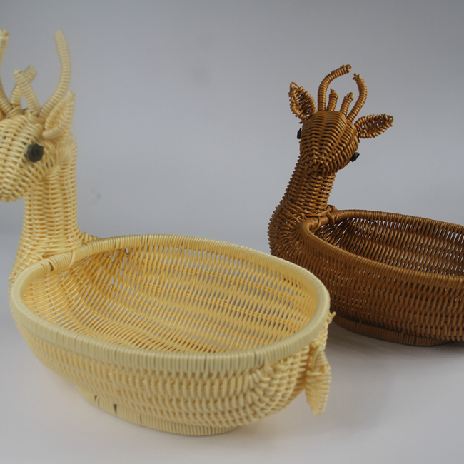 Hot Sale Natural Color Rattan Decorative Fruit Bread Storage Deer Rattan Basket