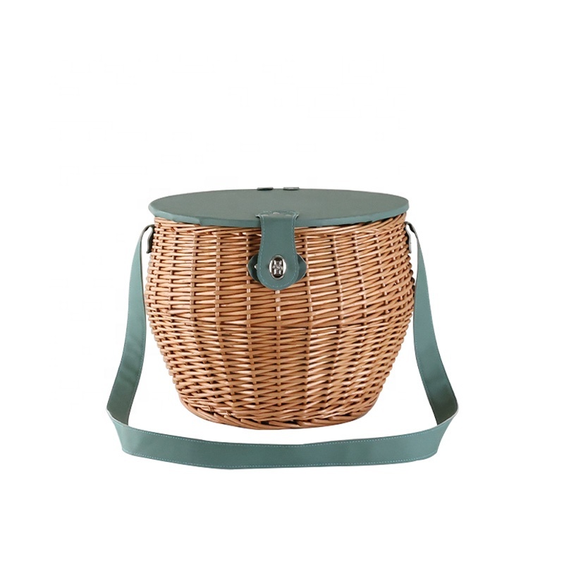 Factory Wholesale high quality woven willow fishing basket Cheap handmade wicker basket for fish