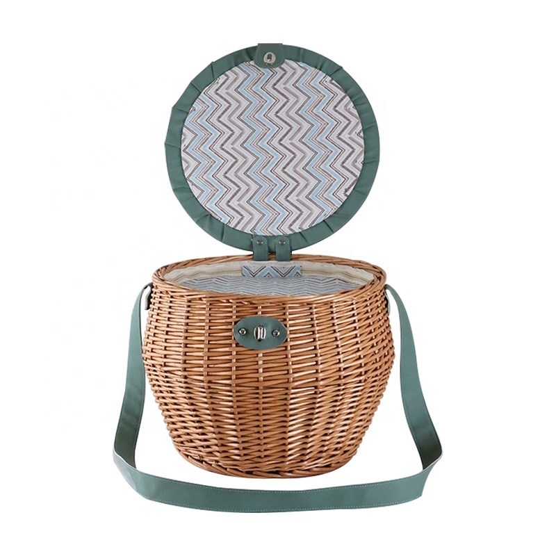 Factory Wholesale high quality woven willow fishing basket Cheap handmade wicker basket for fish