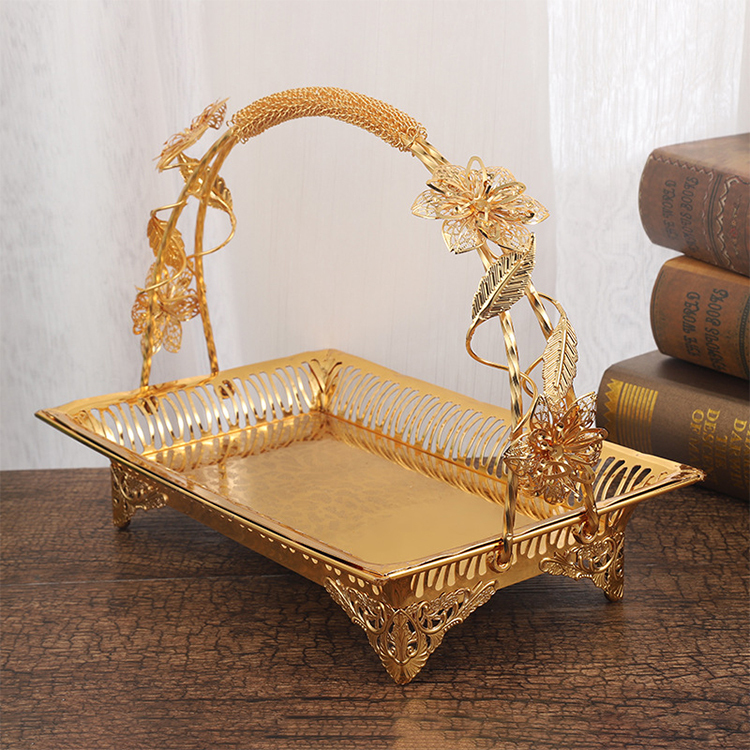 Elegant Fashion Golden Metal Serving Tray Single Layer Snack Dessert Fruit Basket With Handle