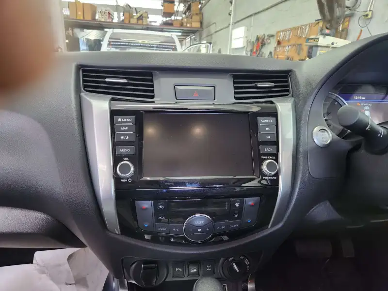 GreenYi Car Multimedia Player Stereo for Nissan Navara 2016