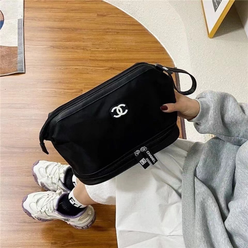 箱付き シャネル CHANEL スニーカー ミニポーチ付き - ファッション