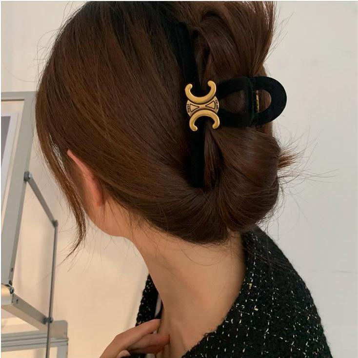 CELINE セリーヌ ヘアピン ロゴ入り ブラウン