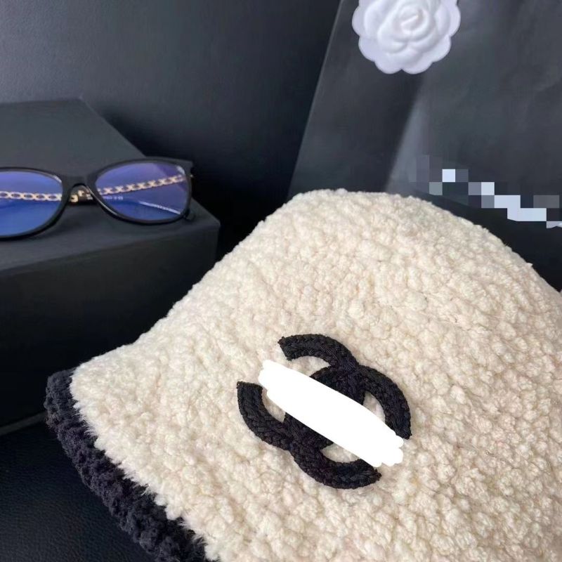 J-CHA-HAT-101502シャネル ハイブランド  秋冬 ラムズウール制 暖かくて chanel 防寒 漁師帽子 質感 上品 キャップ 女性 コピー品 帽子 韓国風 旅行 防風ファッション折り畳み式ハートおまけつき送料無料