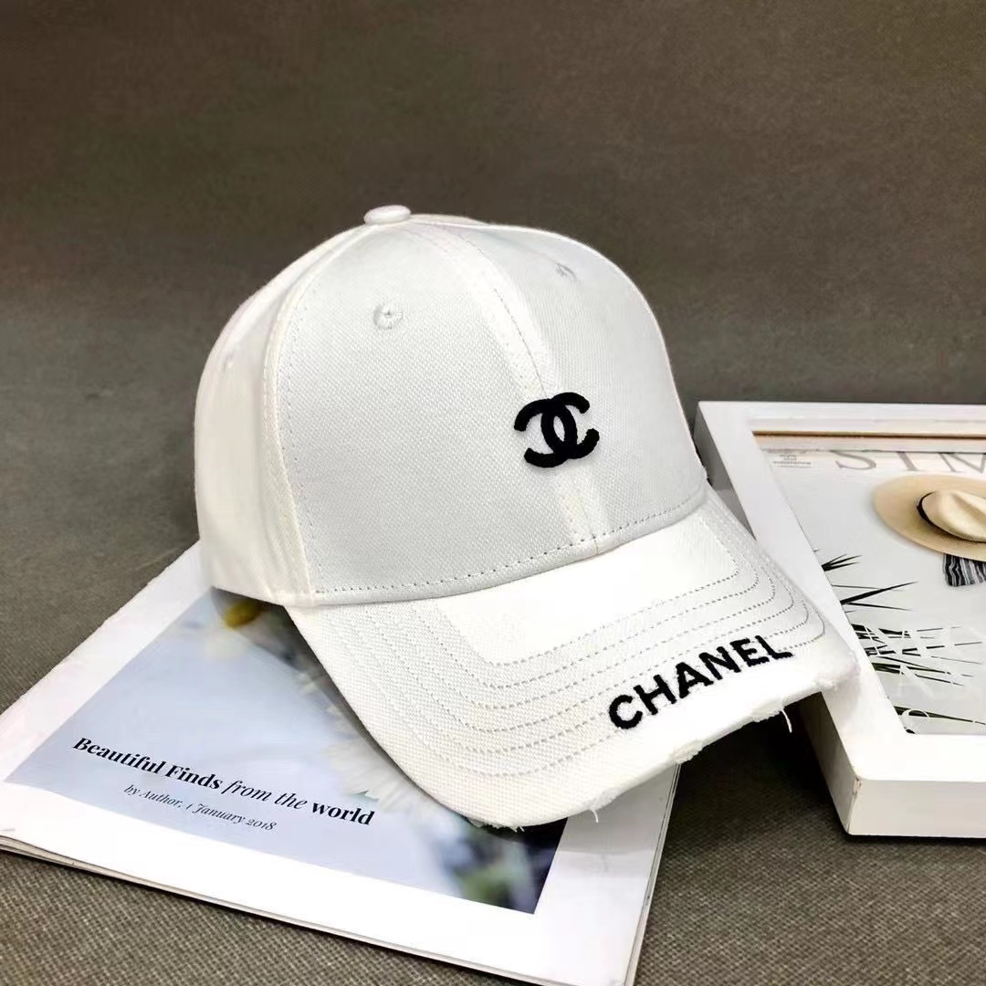 シャネル ベースボールキャップ ホワイト色 CHANEL - 帽子