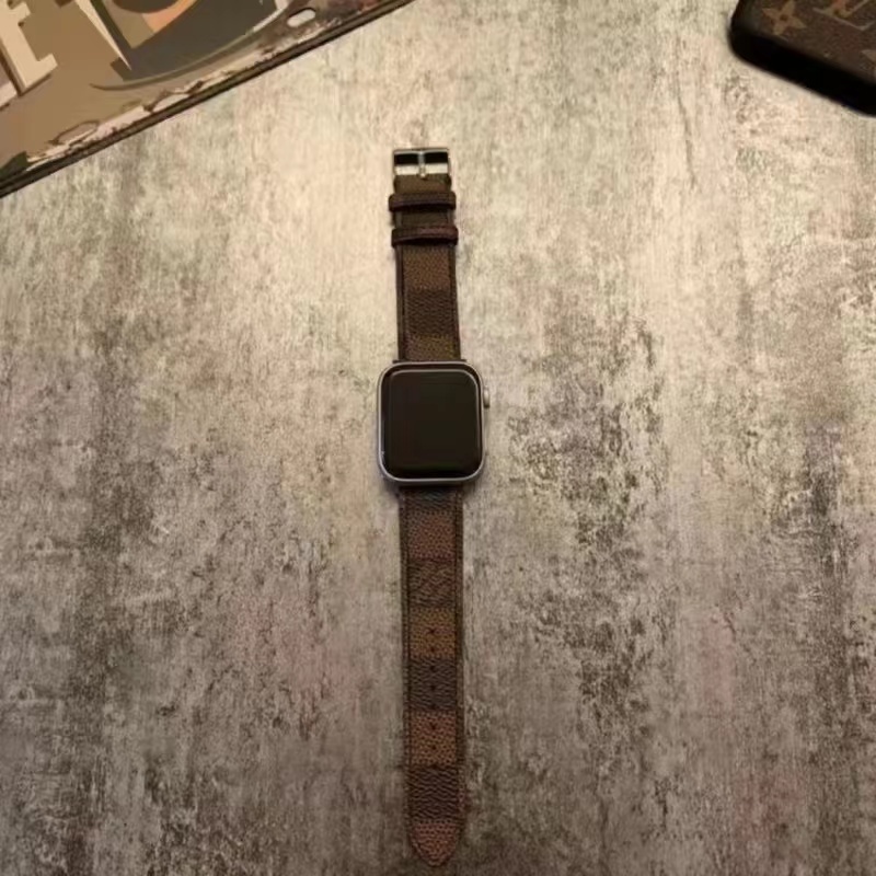 ブランド ルイヴィトン アップルウォッチ 8/7 バンド オシャレ 人気 LV Apple Watch SE2/6レザーベルト 高級バンド 高品質 apple watch 5/4/3/2/1バンド 大き目ロゴ 上品 おしゃれ 交換ベルト 男女