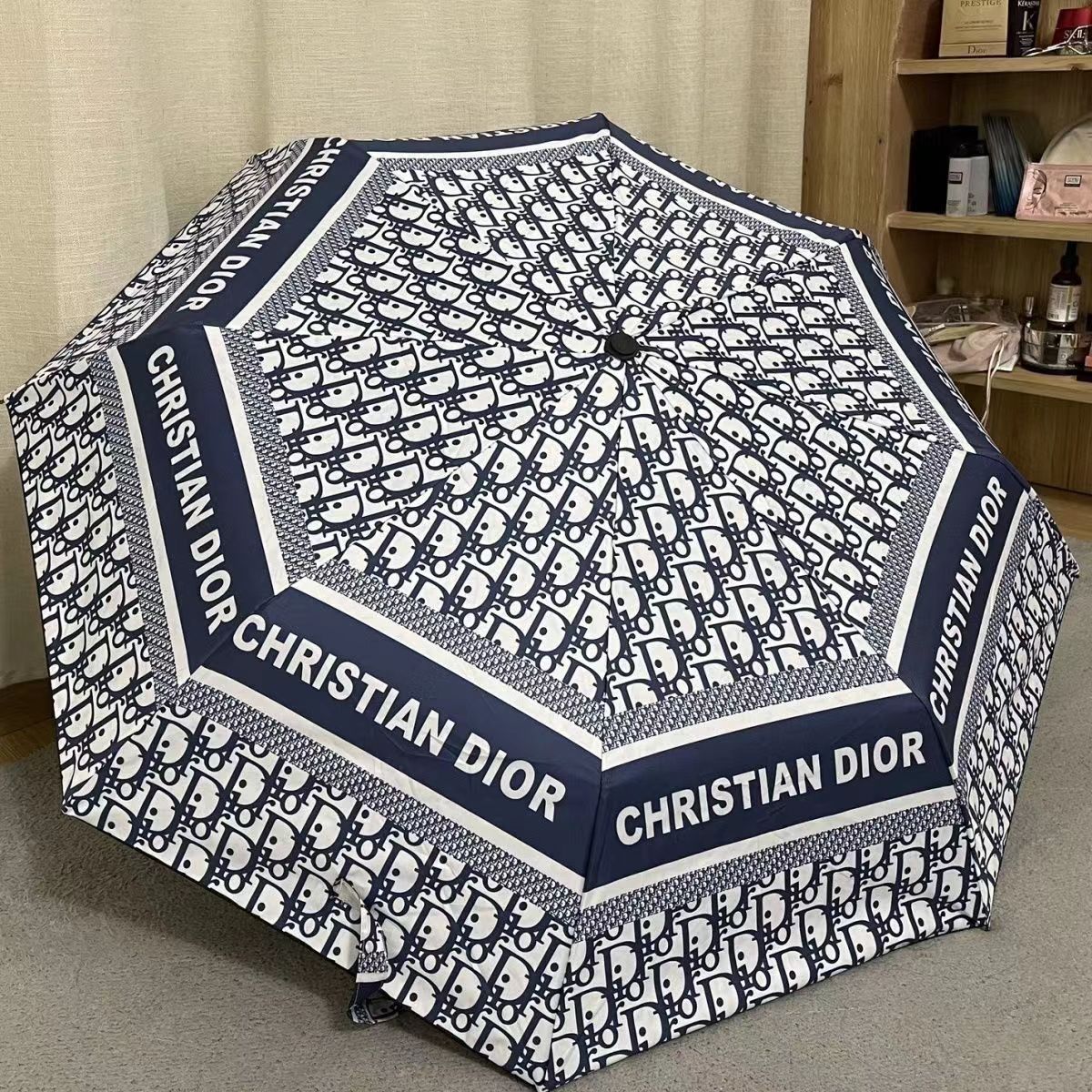 美品】Christian Dior トロッター柄 折りたたみ傘 ボタン式 日傘 ...