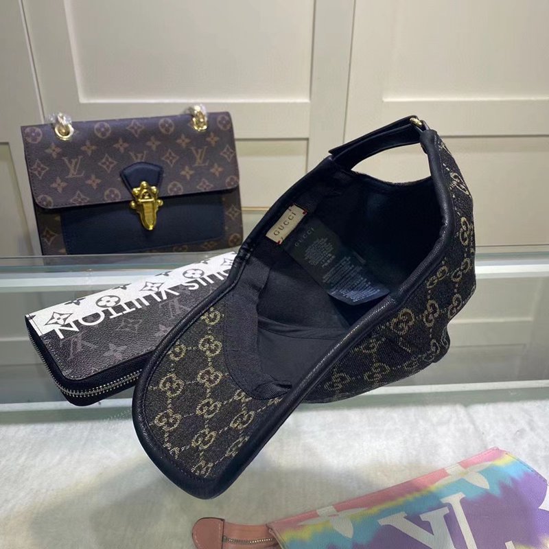 ♡新品 GUCCI グッチ 上品 ライトグレー 女優帽子 ハット size L♡ ♡新品 GUCCI グッチ 上品 ライトグレー 女優帽子 ハット size L♡