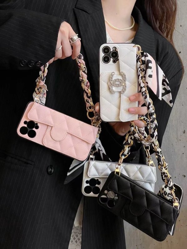 シャネルブランド IPhone 15/iPhone14promaxケースCHANEL飾りバンド 
