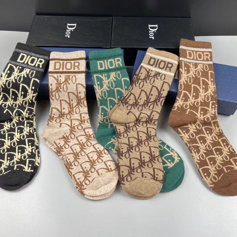 未使用新品ディオール 靴下 ソックス あったか クリスマスギフト Dior 未使用新品ディオール 靴下 ソックス あったか クリスマスギフト Dior