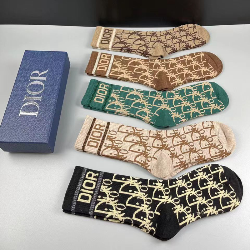 ハイブランド Dior 靴下 レディース 暖かい 冬 ディオール ソックス 厚手 防寒 くつした コピーメンズ 綿 かわいい 保温性 モノグラム柄  あったか 冬用靴下 5足セット 花柄 女性用 クルーソックス人気 激安 シンプル 送料無料