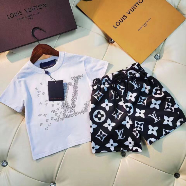 LVルイヴィトンハイブランド 2点セット 子供服 キッズ 上下セット 