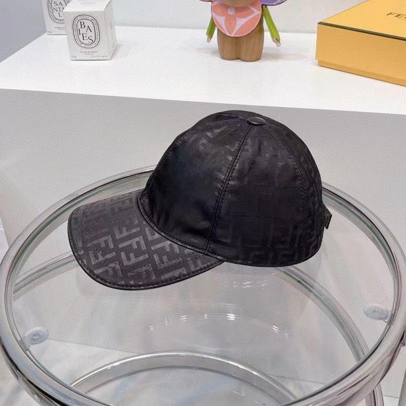 【実店舗購入正規品】※新品未使用品　FENDI キャップ/帽子 FENDI】 ロゴ刺繍 デニム ベースボールキャップ（送料込み