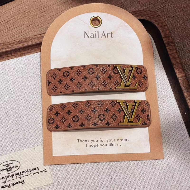 [新品未使用] Louis Vuitton カチューシャ　ヘアバンド ルイヴィトン カチューシャ ヘアバンド - メルカリ