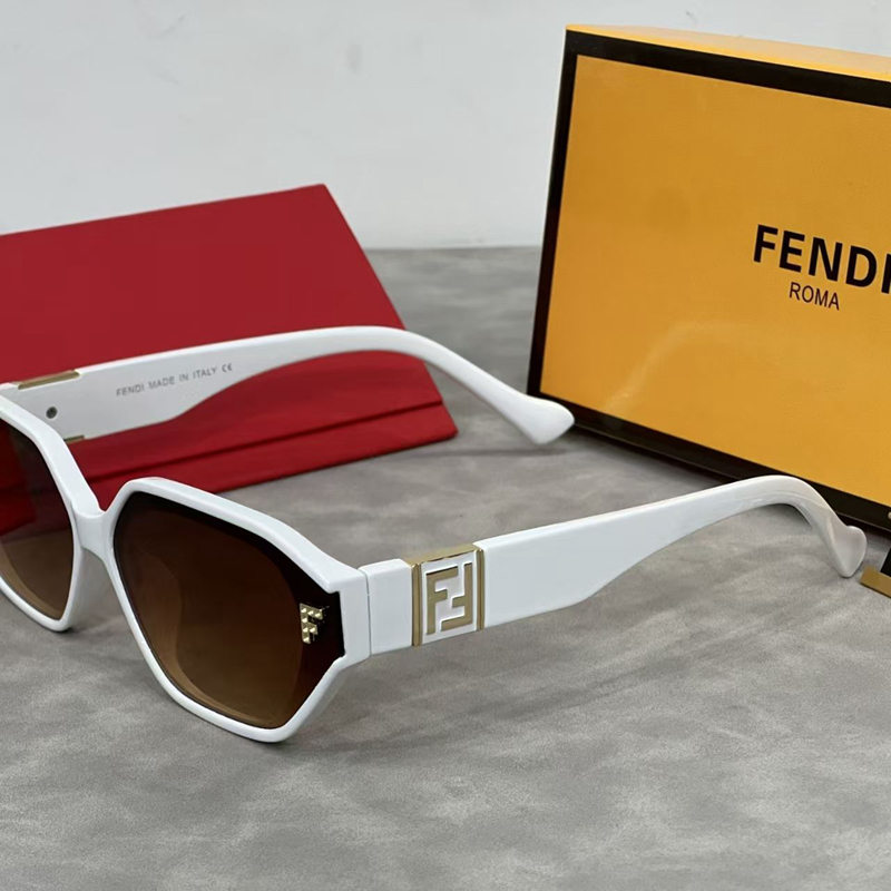 【美品 稀少】フェンディ FENDI サングラス 男女兼用値下げしました フェンディ FENDI サングラス レディース メンズ （ブラック