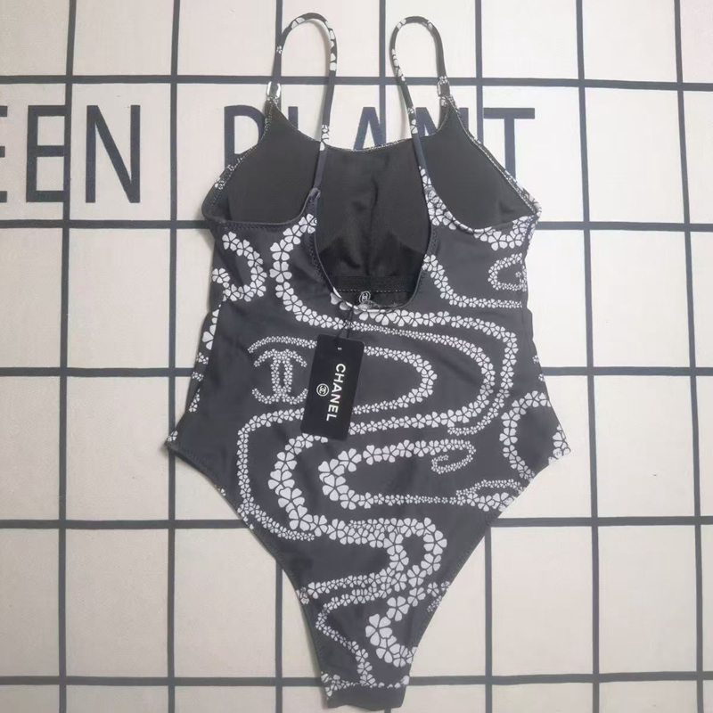 シャネル　CHANEL 水着　ビキニ　正規品 ⭐️新品未使用⭐️シャネル 水着 ビキニ シャネルロゴ総柄 ココ