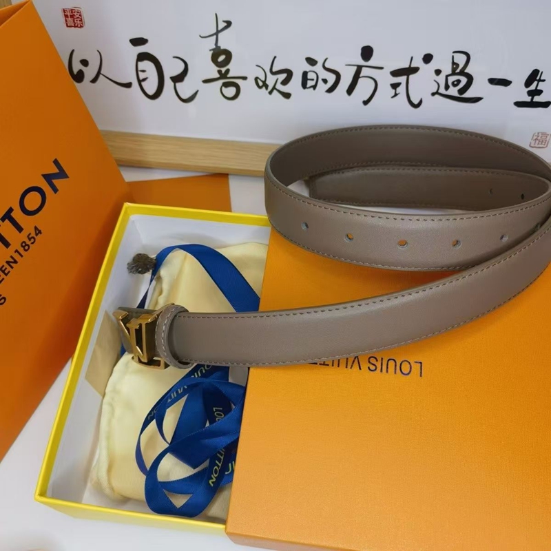 ルイヴィトン レディース ベルト 美品！ ルイヴィトンlvレディースベルト段使いに大活躍 こだわりの