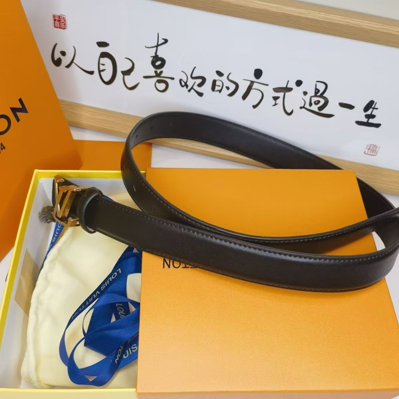 ルイヴィトンlvレディースベルト段使いに大活躍 こだわりの