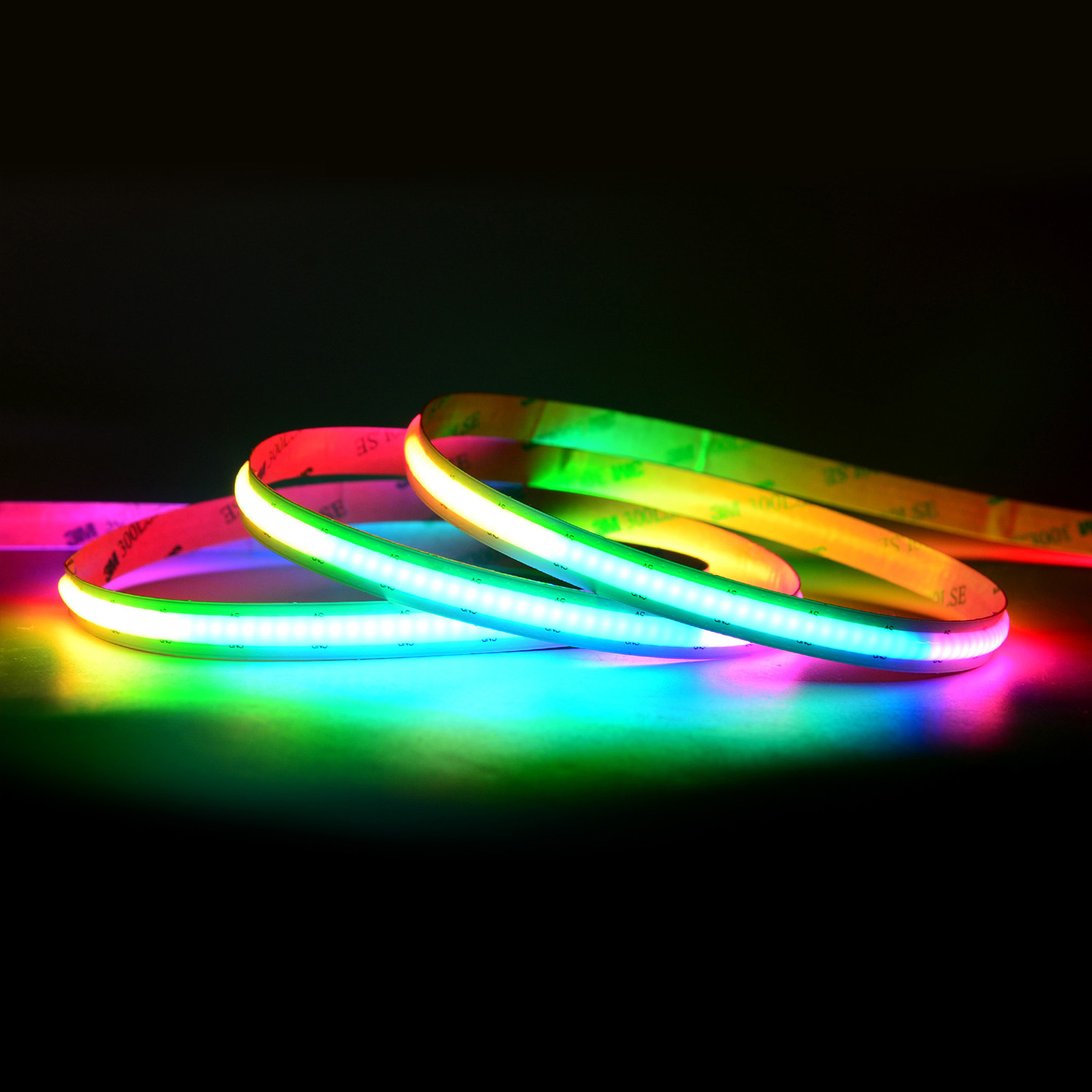 Bande LED COB RGB 2 Mètres 12V | 1152 LED, Contrôlable Par Appli Et Télécommande | Dimmable, Réagit à La Musique | Auto-adhésive, Coupable Tous Les 6 Cm | Pour Décoration Intérieure