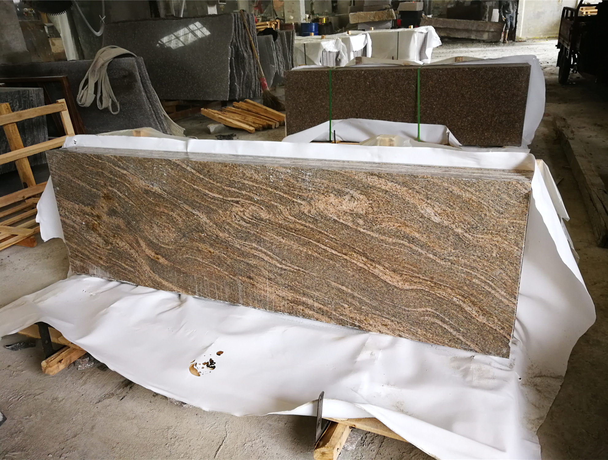 Desert river granite-golden granite